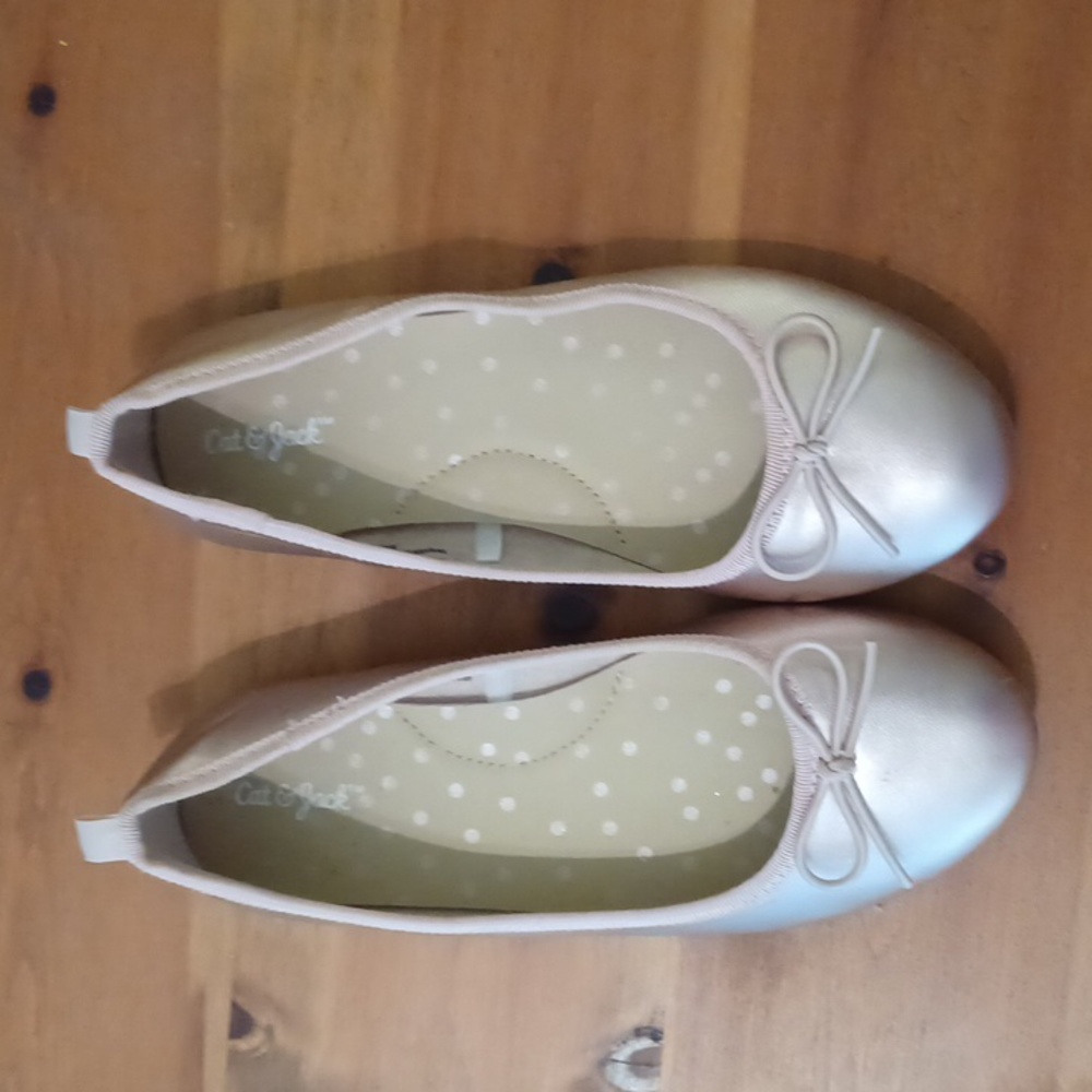 Girls sz13 Cat & Jack rose gold slippers